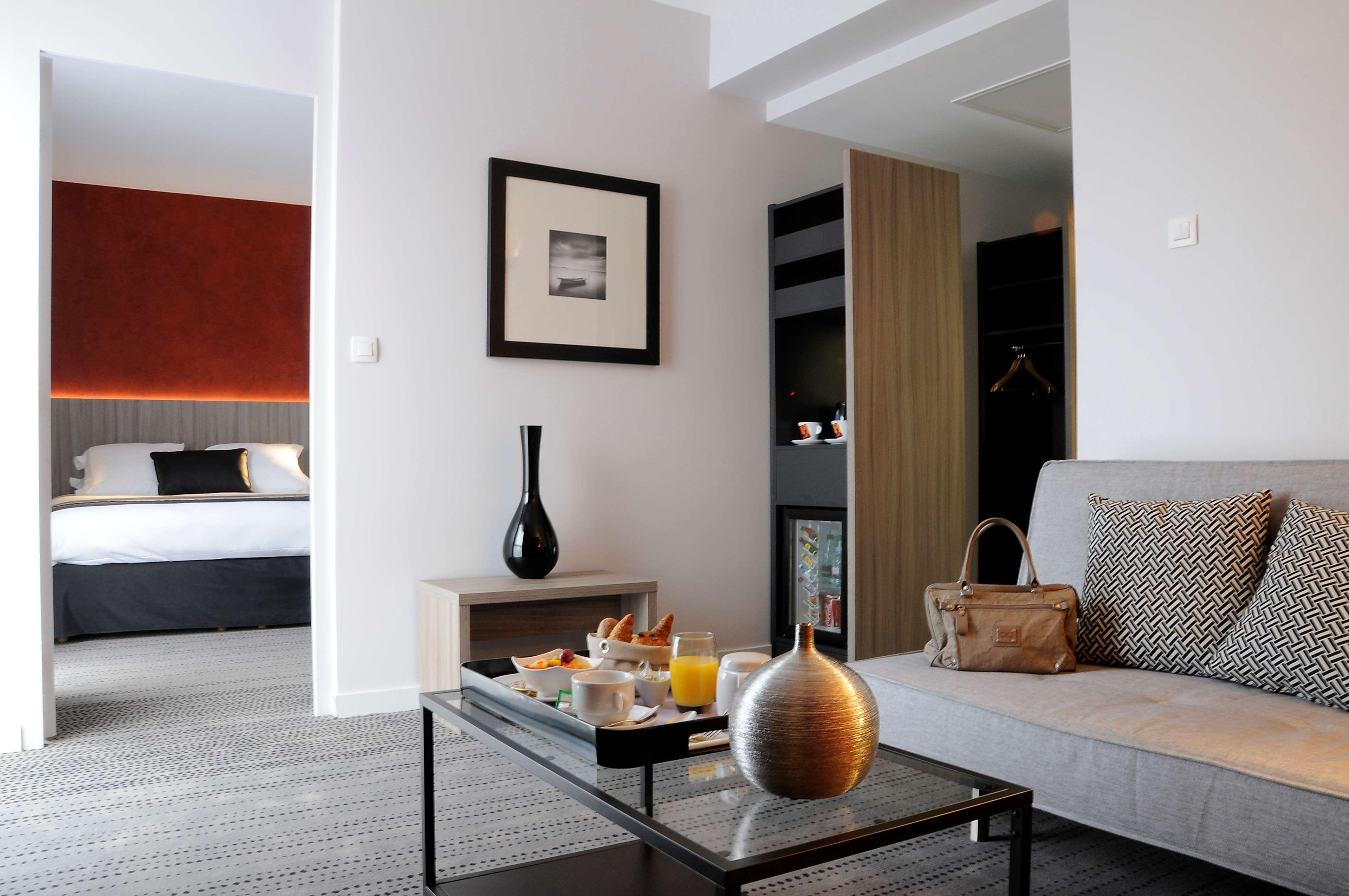 Best Western Plus Hotel & Spa De Chassieu Exterior photo
